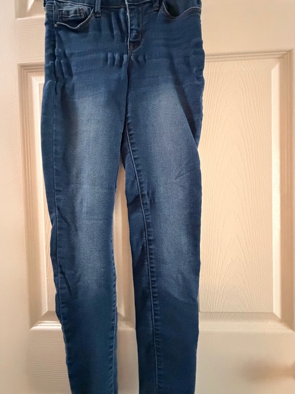 Classic Mid-Blue Skinny Jeans for Women